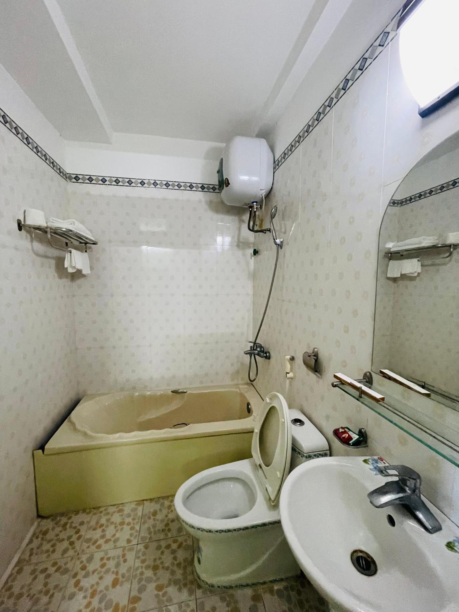 Khach San Ngoc Ly 8 Hotell Thanh Hóa Eksteriør bilde